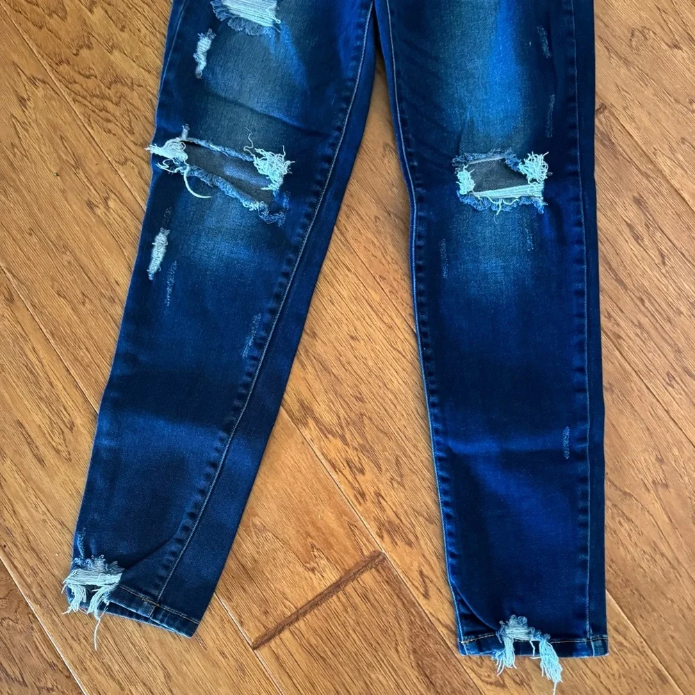 Kancan Straight Skinny Distressed Jean Women’s 11/29 Dark Wash Destroyed